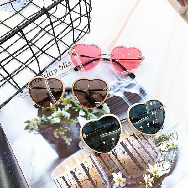 polarized sunglasses t20310 Chaotong exquisite street shot Polarized Sunglasses honey bee peach heart frame1, White;black
polarized sunglasses t20310 Chaotong exquisite street shot Polarized Sunglasses honey bee peach heart frame1, White;black