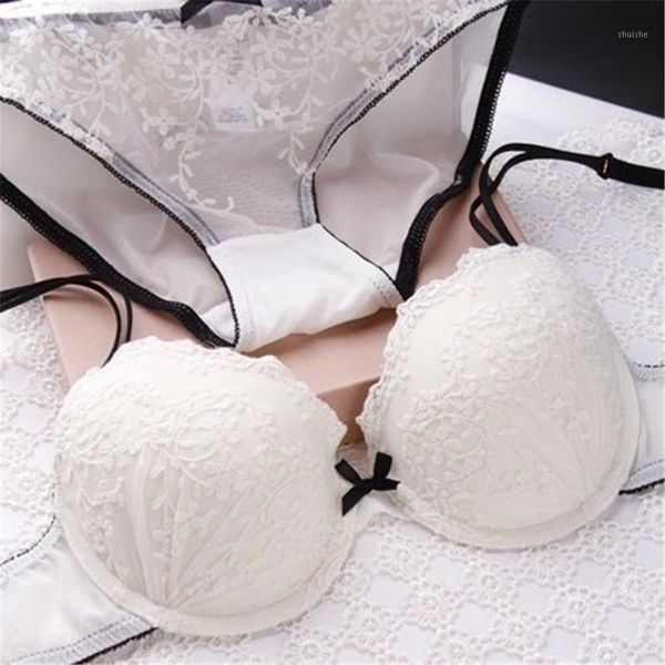women bra underwired side support plunge push up bra embroidered cup a b c d1, Red;black
women bra underwired side support plunge push up bra embroidered cup a b c d1, Red;black