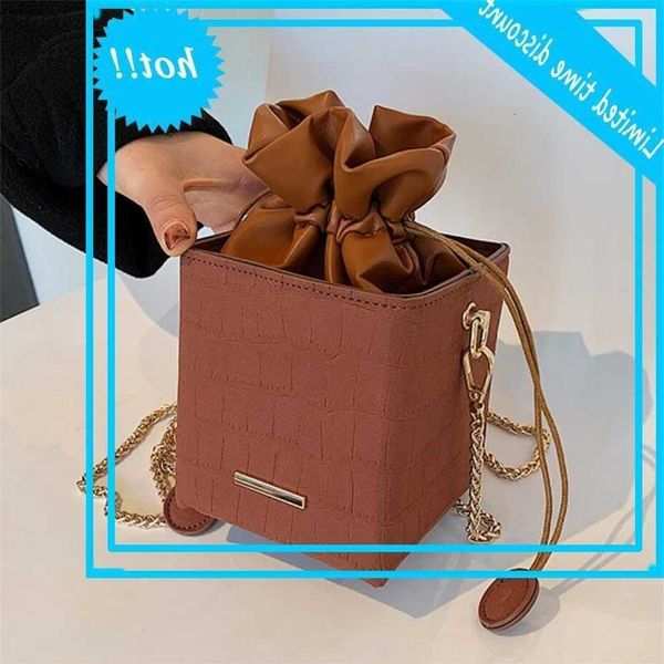 crocodile pattern mini crossbody 2021 new quality matte pu learn women handbag designer shoulder bag emmer zak
crocodile pattern mini crossbody 2021 new quality matte pu learn women handbag designer shoulder bag emmer zak