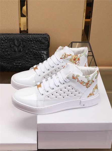 autumn and winter fashion new printed rivet personality sports casual flat shoes for men and women, size 38-45
autumn and winter fashion new printed rivet personality sports casual flat shoes for men and women, size 38-45