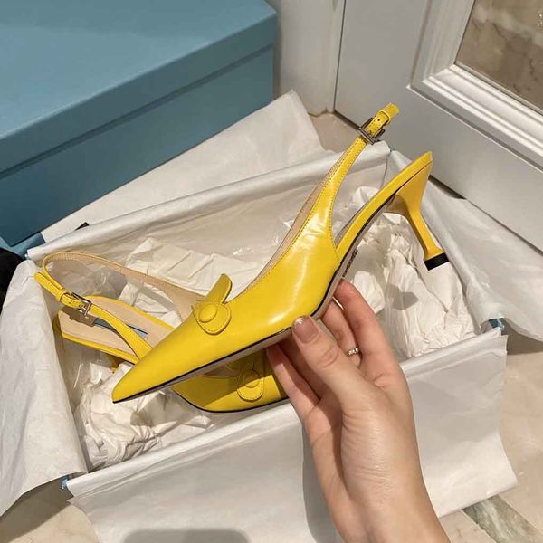 lady wedding party dress pumps summer sandals ,luxurious designs women heels patent leather pointed toe low heels super quality with box, Black
lady wedding party dress pumps summer sandals ,luxurious designs women heels patent leather pointed toe low heels super quality with box, Black