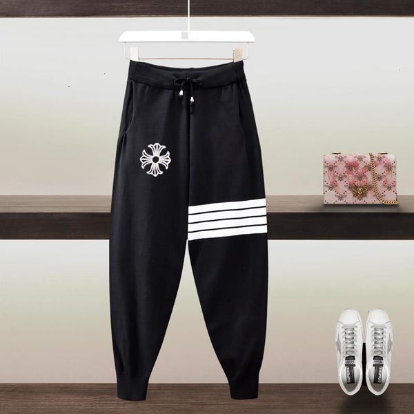 2020 autumn new high waist pants children's loose and thin knitting embroidery harun casual sports boxer capris, Black
2020 autumn new high waist pants children's loose and thin knitting embroidery harun casual sports boxer capris, Black