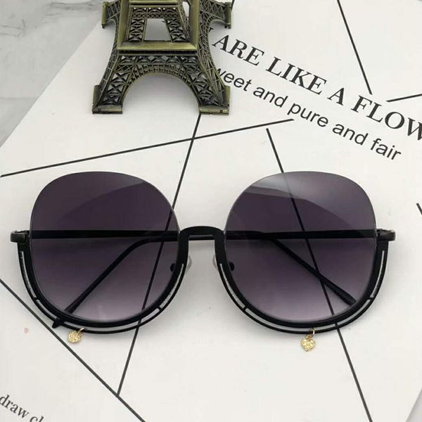 half-frame heart pendant personalized sunglasses custome designed women's metal simi-rimless luxury eyeglasses trendy fashion with uv40, White;black
half-frame heart pendant personalized sunglasses custome designed women's metal simi-rimless luxury eyeglasses trendy fashion with uv40, White;black
