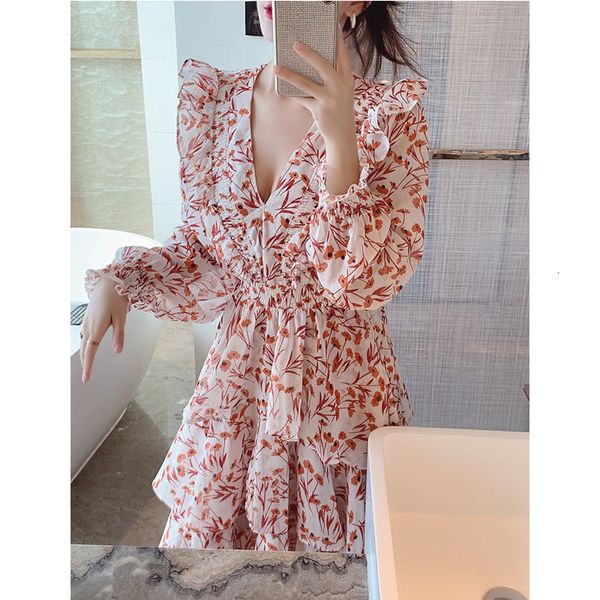 new woman dressed in cascade plissate 2021 winter with floral v-neckline printed red elegant party dress long female track v92g, Black;gray
new woman dressed in cascade plissate 2021 winter with floral v-neckline printed red elegant party dress long female track v92g, Black;gray