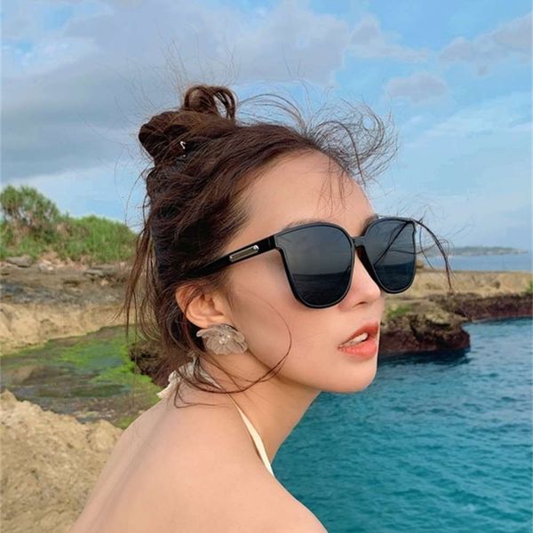 red sunglasses female li yifeng net same model 2019 new polarizing sunglasses men's fashion anti ultraviolet lovers glasses fashion, White;black
red sunglasses female li yifeng net same model 2019 new polarizing sunglasses men's fashion anti ultraviolet lovers glasses fashion, White;black