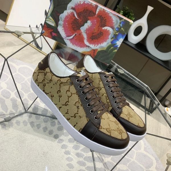 2020sell spring men shoes new lace-up man fashion microfiber leather shoes men casual shoes black white outdoor men's sneakers
2020sell spring men shoes new lace-up man fashion microfiber leather shoes men casual shoes black white outdoor men's sneakers