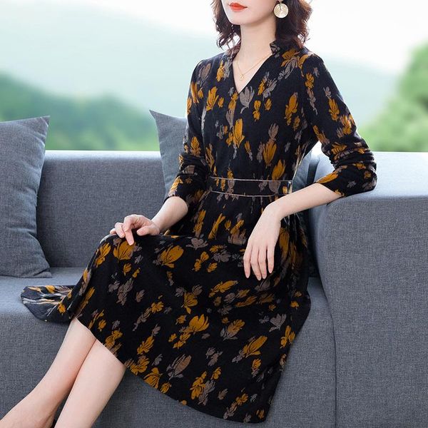 casual dresses 2021 autumn vintage floral knited midi dress spring 4xl plus size long sleeve women elegant bodycon party vestidos, Black;gray
casual dresses 2021 autumn vintage floral knited midi dress spring 4xl plus size long sleeve women elegant bodycon party vestidos, Black;gray