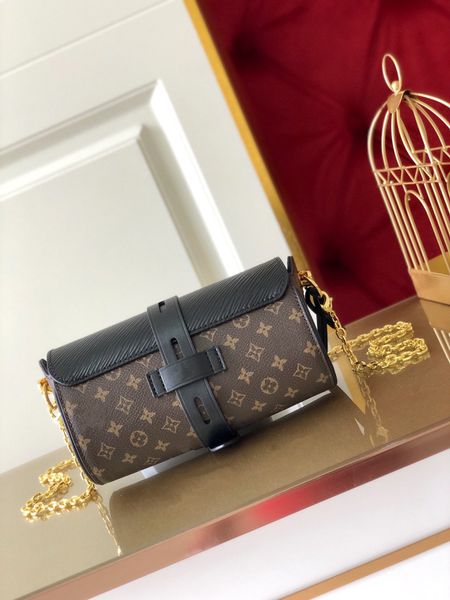 2020 selling pillow bag cross-body small fragrance like you and i am also teng wenzhu, the same stylish all-match wallet
2020 selling pillow bag cross-body small fragrance like you and i am also teng wenzhu, the same stylish all-match wallet
