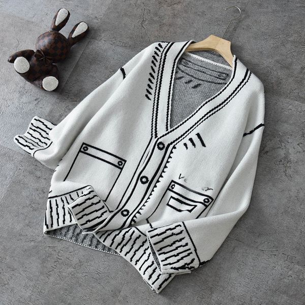 2020 women's fashion new sketch jacquard knit cardigan sweater contrast color v-neck long sleeve jacket ing, White;black
2020 women's fashion new sketch jacquard knit cardigan sweater contrast color v-neck long sleeve jacket ing, White;black
