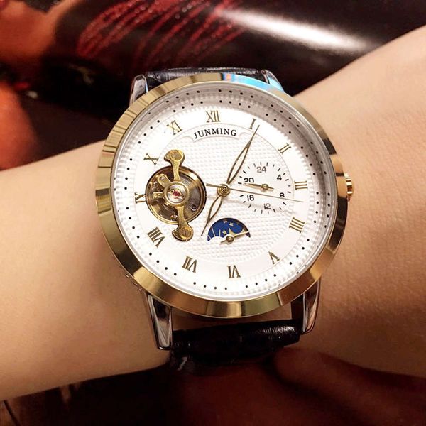 three needle real high plate grade luminous belt room gold waterproof mechanical roman business men's watchufpe, Slivery;brown
three needle real high plate grade luminous belt room gold waterproof mechanical roman business men's watchufpe, Slivery;brown