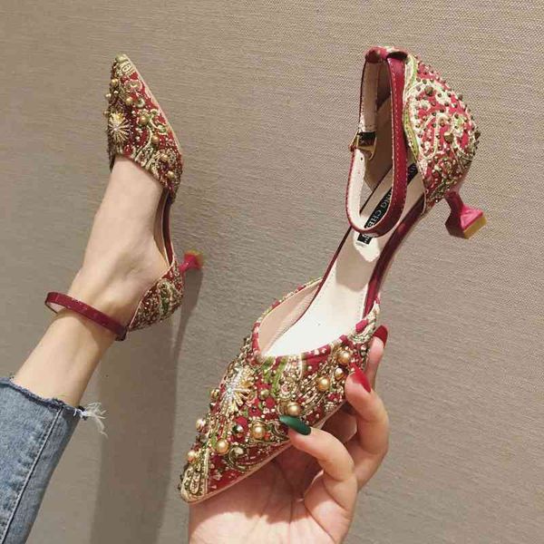 dress shoes diamond small heel's side hollow thin heel high heels shallow mouth pointed single shoes metal rivet broken flower, Black
dress shoes diamond small heel's side hollow thin heel high heels shallow mouth pointed single shoes metal rivet broken flower, Black