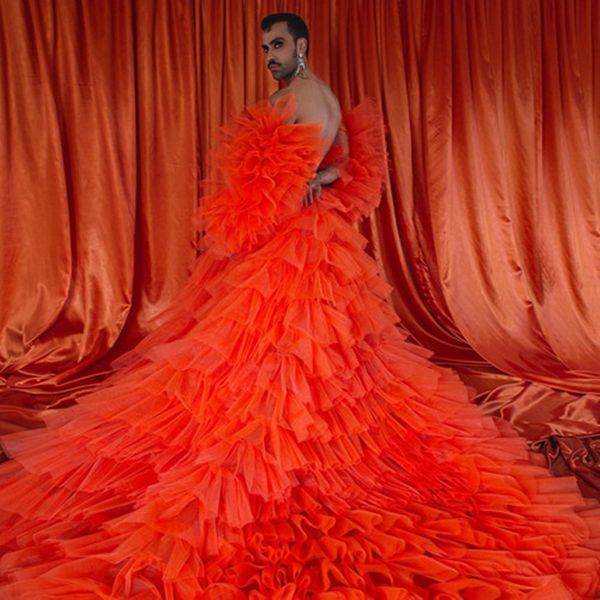 vintage evening dresses unique ruffled tulle sweetheart long sleeves gowns 2021 fashion custom made long sleeves robes for pgraphy, Black;red
vintage evening dresses unique ruffled tulle sweetheart long sleeves gowns 2021 fashion custom made long sleeves robes for pgraphy, Black;red