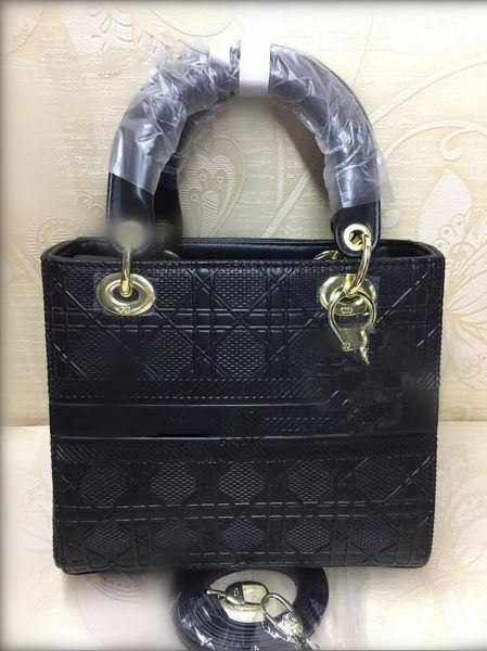 2021 crossbody bags golden logo classic bags messenger bags women shoulder bag boutique women shopping bag 01
2021 crossbody bags golden logo classic bags messenger bags women shoulder bag boutique women shopping bag 01