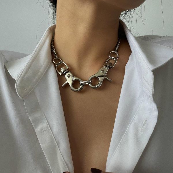 visisap personality exaggerated punk metal hollow geometric keychain pendant necklaces for women unique party chain c2820, Golden;silver
visisap personality exaggerated punk metal hollow geometric keychain pendant necklaces for women unique party chain c2820, Golden;silver