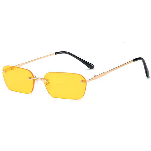 2021 new fashion sunglasses men women designer stylish sun glasses summer beach candy shades eyewear mens deoraction vintage sunglass z2og, White;black
2021 new fashion sunglasses men women designer stylish sun glasses summer beach candy shades eyewear mens deoraction vintage sunglass z2og, White;black