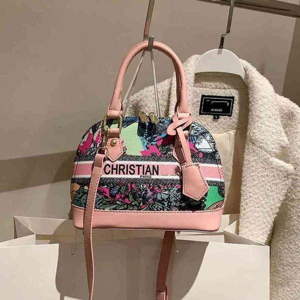 80% off shop clearance 2022 new women's shell hand single shoulder messenger bag color painting graffiti printing foreign trade cross-b
80% off shop clearance 2022 new women's shell hand single shoulder messenger bag color painting graffiti printing foreign trade cross-b