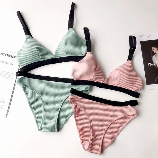 extra 2 colors full cotton bra with pad and panty set comfortable sleepwear young ladies lingerie suits girls wireless underwear y200115, Red;black 
extra 2 colors full cotton bra with pad and panty set comfortable sleepwear young ladies lingerie suits girls wireless underwear y200115, Red;black
