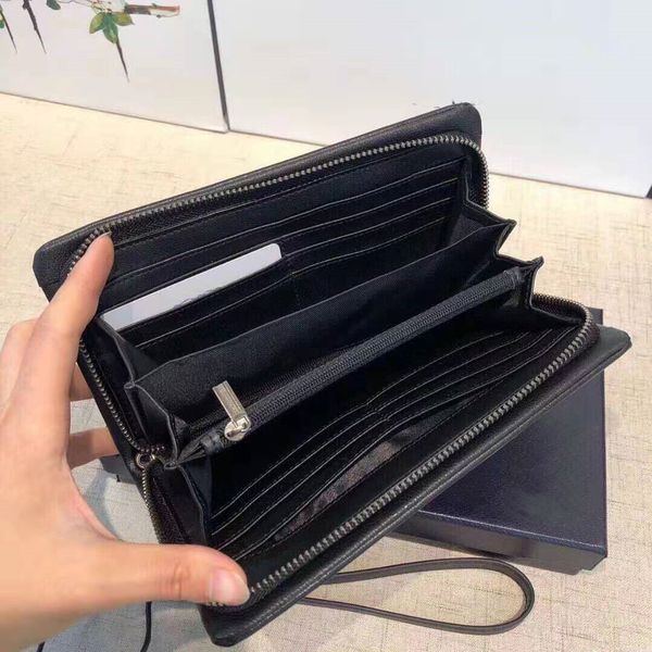 luxurys designers wallets men classic cluth wallet bag soft leather purse with card holders cell phone bag with box, Red;black
luxurys designers wallets men classic cluth wallet bag soft leather purse with card holders cell phone bag with box, Red;black