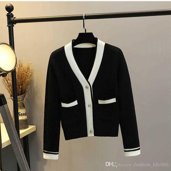 classic autumn and winter fashion designer high-end fashion round neck long sleeve 2021 ladies fashion sweater women's designer clothin, White;black
classic autumn and winter fashion designer high-end fashion round neck long sleeve 2021 ladies fashion sweater women's designer clothin, White;black