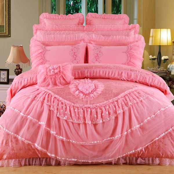 bedding sets 2021 silk cotton satin jacquard love song luxury wedding set applique lace duvet cover 4/6/8/10 bedspread king
bedding sets 2021 silk cotton satin jacquard love song luxury wedding set applique lace duvet cover 4/6/8/10 bedspread king