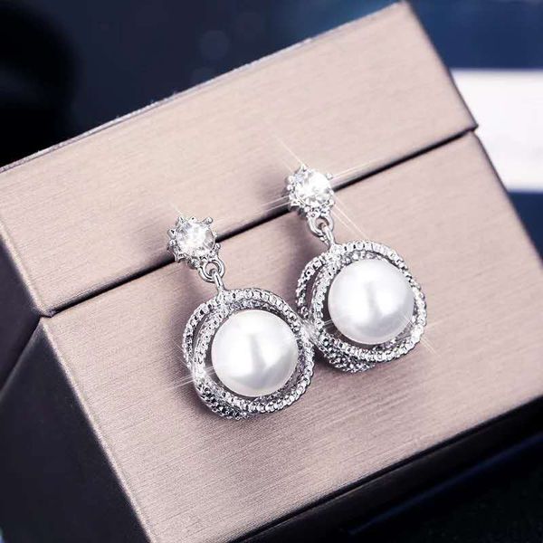 korean simple circle red and white pearl rhinestone mid-style elegant earrings womens s925 silver needle fashion popular ear jewelry, Golden
korean simple circle red and white pearl rhinestone mid-style elegant earrings womens s925 silver needle fashion popular ear jewelry, Golden