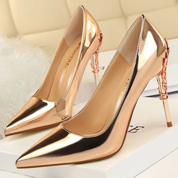 classic luxury designer shoes patent leather woman pumps metal heel women wedding fashion female stiletto heels cm heeled paris wholesale, Black
classic luxury designer shoes patent leather woman pumps metal heel women wedding fashion female stiletto heels cm heeled paris wholesale, Black