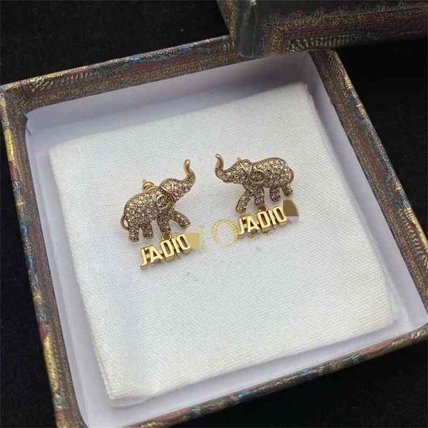 85% off factory clearance family family new earrings female wind net red diamond earrings, Golden
85% off factory clearance family family new earrings female wind net red diamond earrings, Golden
