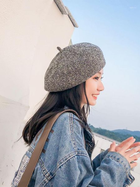 little hat autumn and winter new wool beret female small fresh literary flower line painter hat net red with warm knitted1, Blue;gray
little hat autumn and winter new wool beret female small fresh literary flower line painter hat net red with warm knitted1, Blue;gray