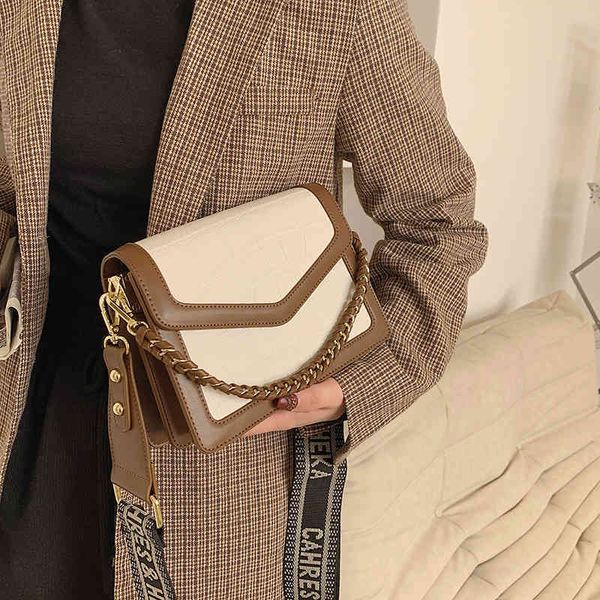2022 latest luggage factory wholesale ins contrast color women's bag spring new pattern small square wide shoulder strap single shoulde, Black;red
2022 latest luggage factory wholesale ins contrast color women's bag spring new pattern small square wide shoulder strap single shoulde, Black;red