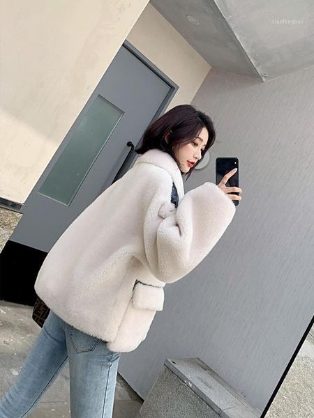 2020 women clothing winter outerwear real coats new wool coat ladies short section of small sheep shearing fur coat lapel 10231, Black
2020 women clothing winter outerwear real coats new wool coat ladies short section of small sheep shearing fur coat lapel 10231, Black
