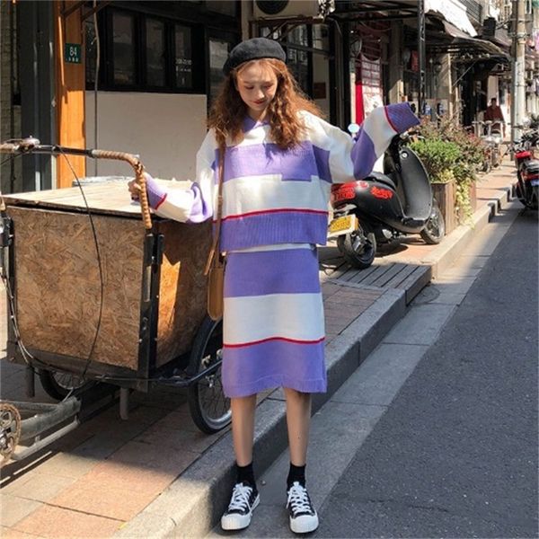 2021 new feminine oversized 2 piece striped turn-down collar set loose knitting pulley at knee height skirt knitted sweater sets jssd, Gray
2021 new feminine oversized 2 piece striped turn-down collar set loose knitting pulley at knee height skirt knitted sweater sets jssd, Gray