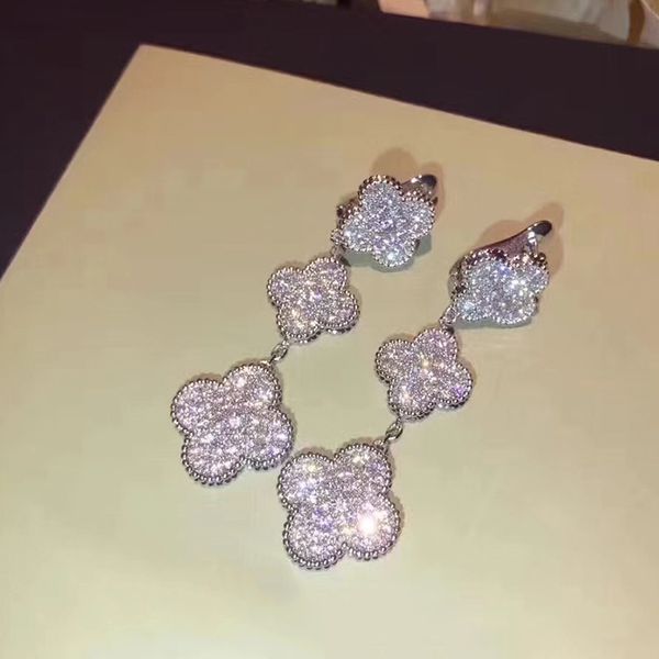 luxurious quality brand 925 silver sterling stud earring flower design and earring for women wedding jewelry gift drop shipping, Golden;silver
luxurious quality brand 925 silver sterling stud earring flower design and earring for women wedding jewelry gift drop shipping, Golden;silver