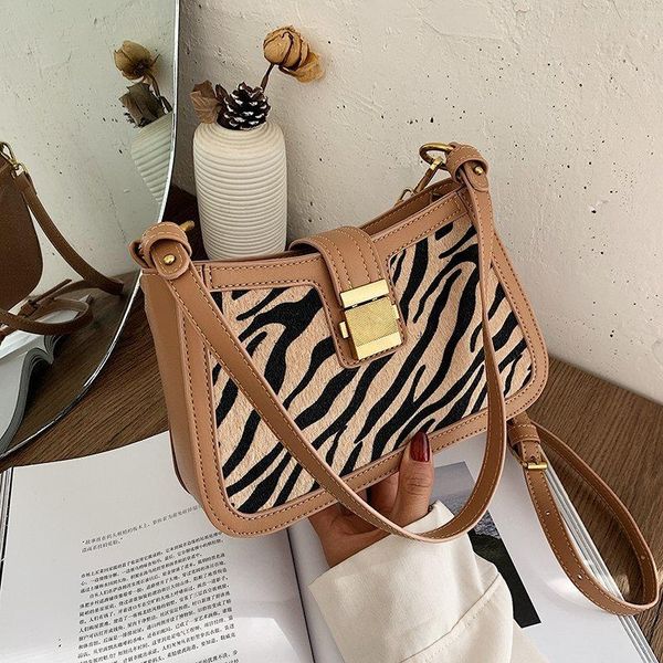 марка женщин сумки плеча вскользь totes роскошные сумки женские сумки crossbody дизайнер большой емкости женский crossbody tote
марка женщин сумки плеча вскользь totes роскошные сумки женские сумки crossbody дизайнер большой емкости женский crossbody tote