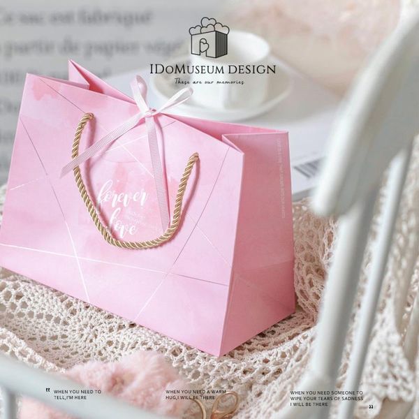 20 sets love museum sweet european wedding handbag creative wedding gift bag paper bags
20 sets love museum sweet european wedding handbag creative wedding gift bag paper bags
