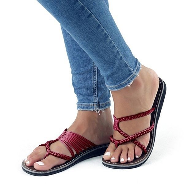 new summer sandals women's flip flops outdoor flats beach anti-slip shoes summer slippers for women plus size 35-44, Black;white
new summer sandals women's flip flops outdoor flats beach anti-slip shoes summer slippers for women plus size 35-44, Black;white