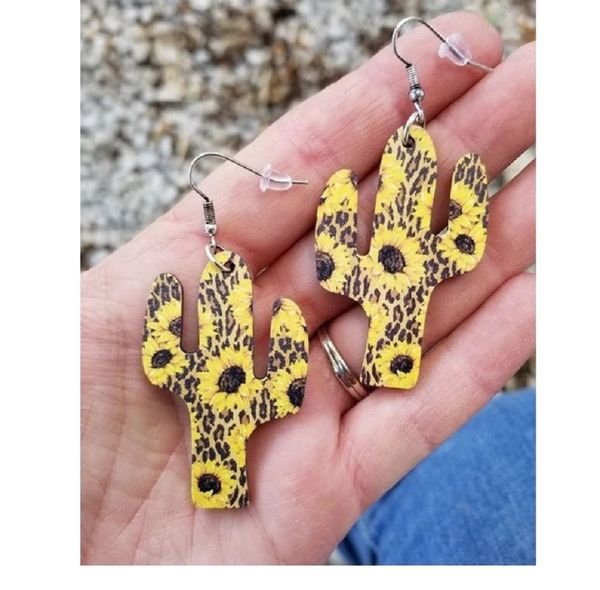 2020 drop shipping cactus shape earrings for women sunflower leopard print wooden cactus earrings fashion sunflower wood pendant earrings, Silver
2020 drop shipping cactus shape earrings for women sunflower leopard print wooden cactus earrings fashion sunflower wood pendant earrings, Silver
