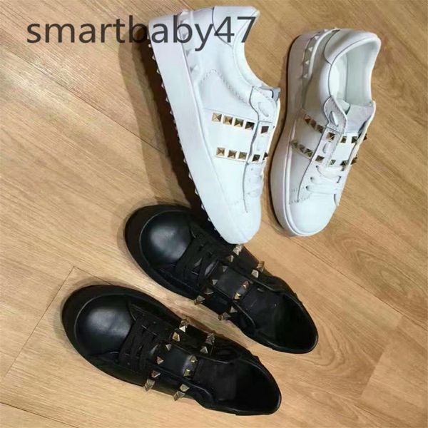 2020 rockstud sneakers men's women's calfskin leather shoes platinum studded sneakers fashion lace-up casual shoes big size39-44, Black;red
2020 rockstud sneakers men's women's calfskin leather shoes platinum studded sneakers fashion lace-up casual shoes big size39-44, Black;red