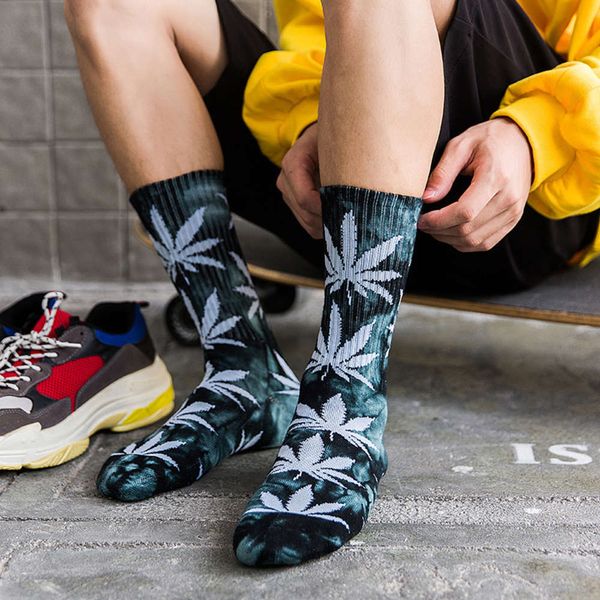 autumn and winter new street skateboard tie dyed maple leaf semi terry men's women's ins sports socks, Black;white
autumn and winter new street skateboard tie dyed maple leaf semi terry men's women's ins sports socks, Black;white