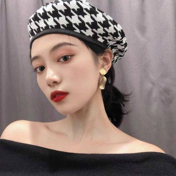 autumn winter plaid women berets fashion black white beret knit femal flat caps ladies french artist hat girl thanksgiving gifts 201026, Blue;gray
autumn winter plaid women berets fashion black white beret knit femal flat caps ladies french artist hat girl thanksgiving gifts 201026, Blue;gray