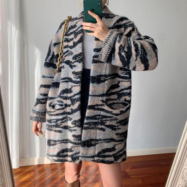 2020 spring / autumn new leopard print cardigan fashion all-match casual belt women top, White
2020 spring / autumn new leopard print cardigan fashion all-match casual belt women top, White