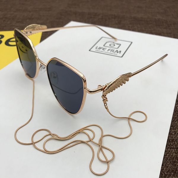net red with chain, women's wing glasses, fashion, big frame chain sunglasses, White;black
net red with chain, women's wing glasses, fashion, big frame chain sunglasses, White;black