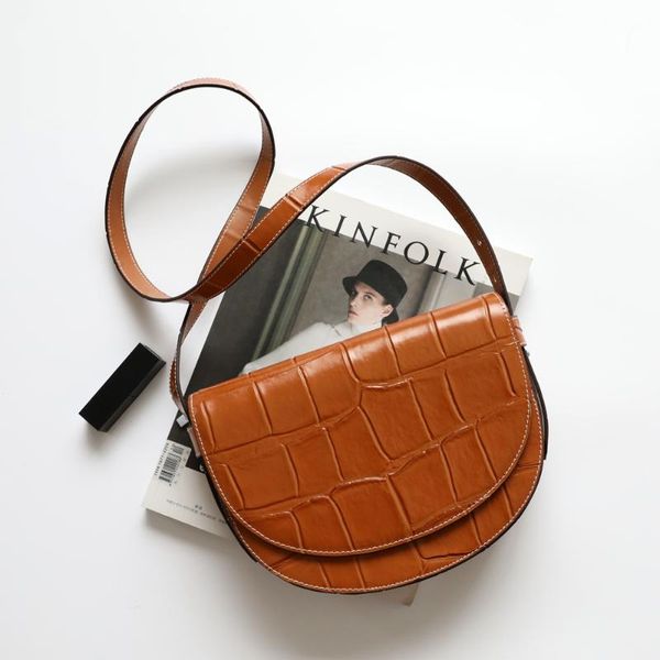 2020 new brown semicircle bag crocodile pattern cowhide bag shoulder armpit handbag messenger
2020 new brown semicircle bag crocodile pattern cowhide bag shoulder armpit handbag messenger