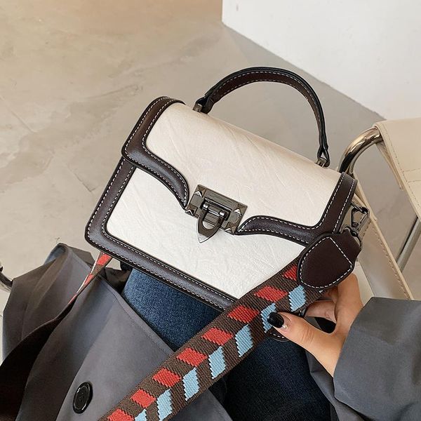 new french design fashion square bag handbag & elegant shoulder bag messenger width 20cm height 15cm thickness 9cm
new french design fashion square bag handbag & elegant shoulder bag messenger width 20cm height 15cm thickness 9cm