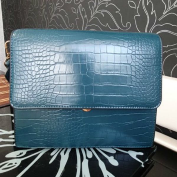broadband messenger bag female new stone pattern shoulder small square women bag c1223
broadband messenger bag female new stone pattern shoulder small square women bag c1223