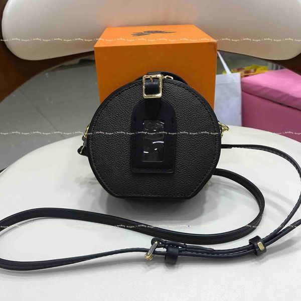 classic fashion lipstick bag exquisite round shoulder bag can be used as a waist bag ins party mini bayswater handbag with box
classic fashion lipstick bag exquisite round shoulder bag can be used as a waist bag ins party mini bayswater handbag with box