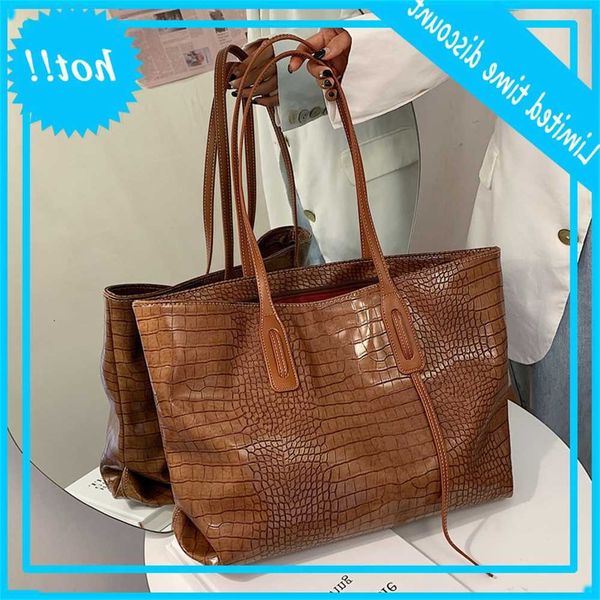 new alligator leather big casual totes handbags women shoulder 2020 fashion high capacity lady's travel bags female purses
new alligator leather big casual totes handbags women shoulder 2020 fashion high capacity lady's travel bags female purses