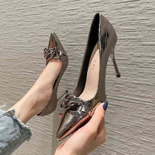 dress shoes high heels 99816 high heel's thin heels autumn and winter 2022 french pointed shallow mouth versatile patent leather single, Black
dress shoes high heels 99816 high heel's thin heels autumn and winter 2022 french pointed shallow mouth versatile patent leather single, Black