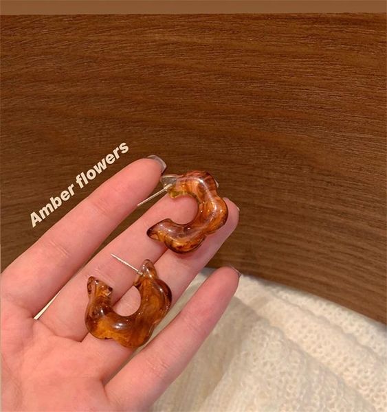 stud 2021 spring arrivals vintage caramel colour resin plum flower c-shaped earrings for women girls fashion jewelry, Golden;silver
stud 2021 spring arrivals vintage caramel colour resin plum flower c-shaped earrings for women girls fashion jewelry, Golden;silver