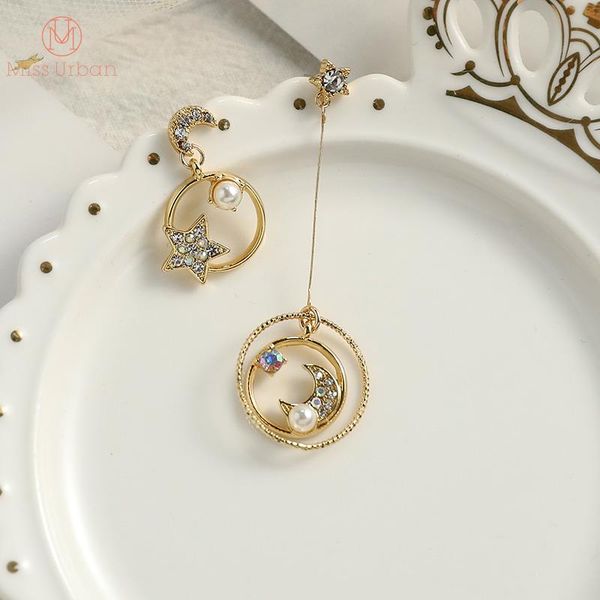 2021 new arrivals left and right asymmetric star moon earrings fashion sweet gift for women, Silver
2021 new arrivals left and right asymmetric star moon earrings fashion sweet gift for women, Silver