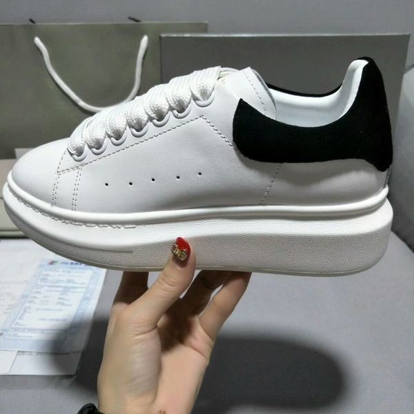 2021 men shoes fashion women shoes men's genuine leather lace up platform oversized sole velvet dress shoes white black big size 35-46
2021 men shoes fashion women shoes men's genuine leather lace up platform oversized sole velvet dress shoes white black big size 35-46